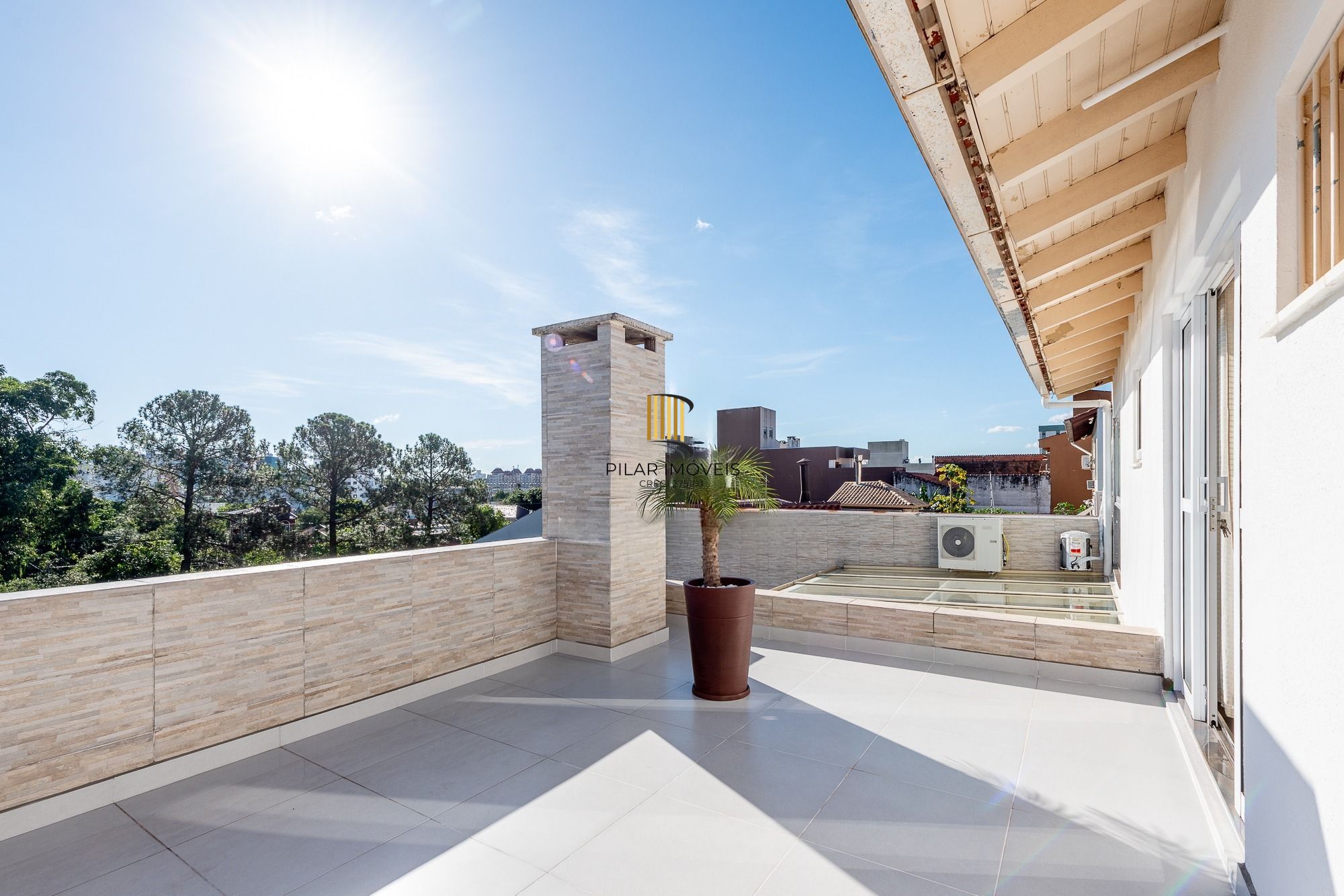 Casa  4 Dormitórios, Suíte Master, Piscina e espaço Gourmet no Jardim Planalto