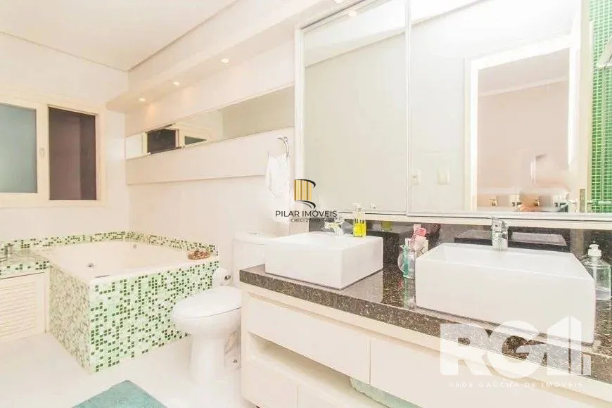 Casa com piscina, 3 suítes, desocupada, Rua Leite de Castro- Jardim Itu Sabará