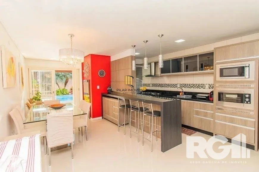 Casa com piscina, 3 suítes, desocupada, Rua Leite de Castro- Jardim Itu Sabará