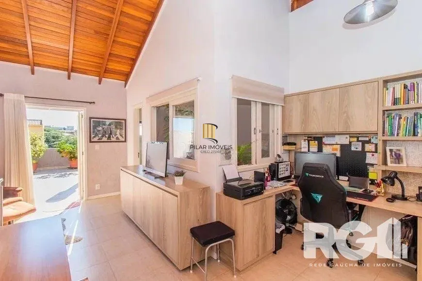 Casa com piscina, 3 suítes, desocupada, Rua Leite de Castro- Jardim Itu Sabará