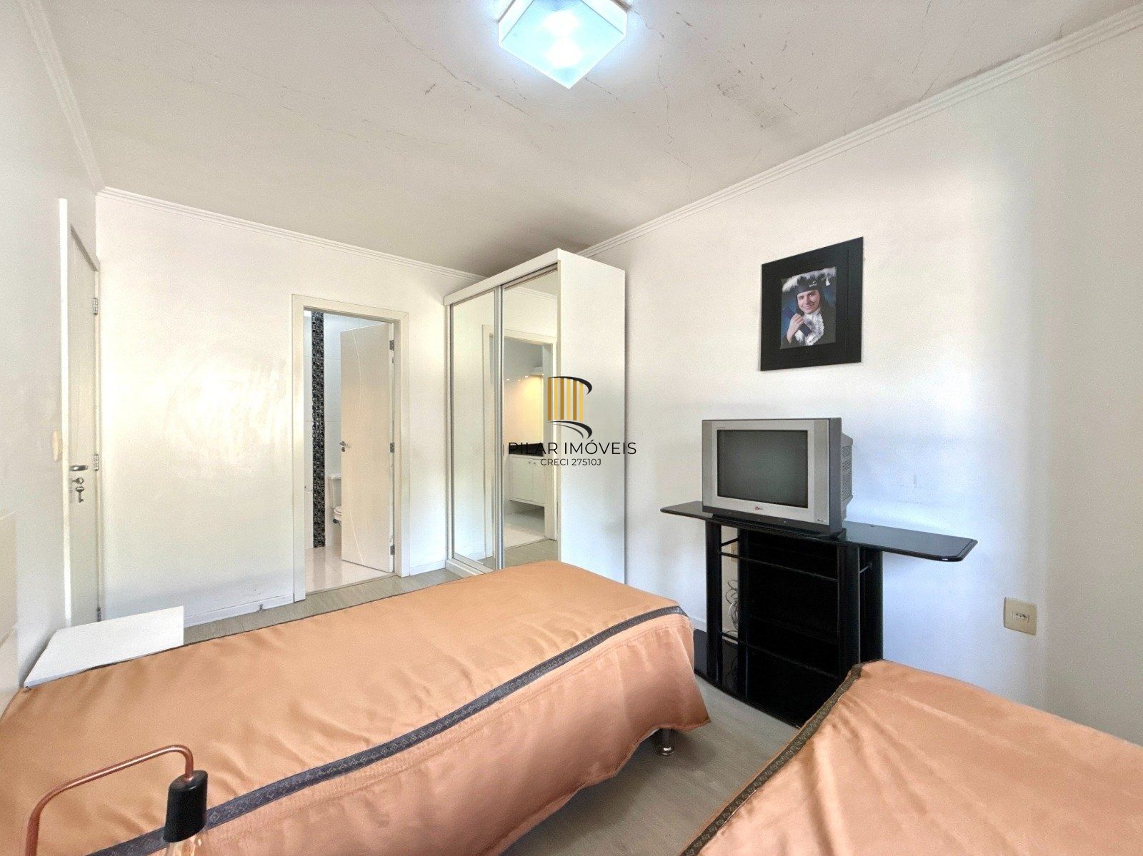 Casa com 3 Suítes e 3 Vagas no Bairro Vila Ipiranga