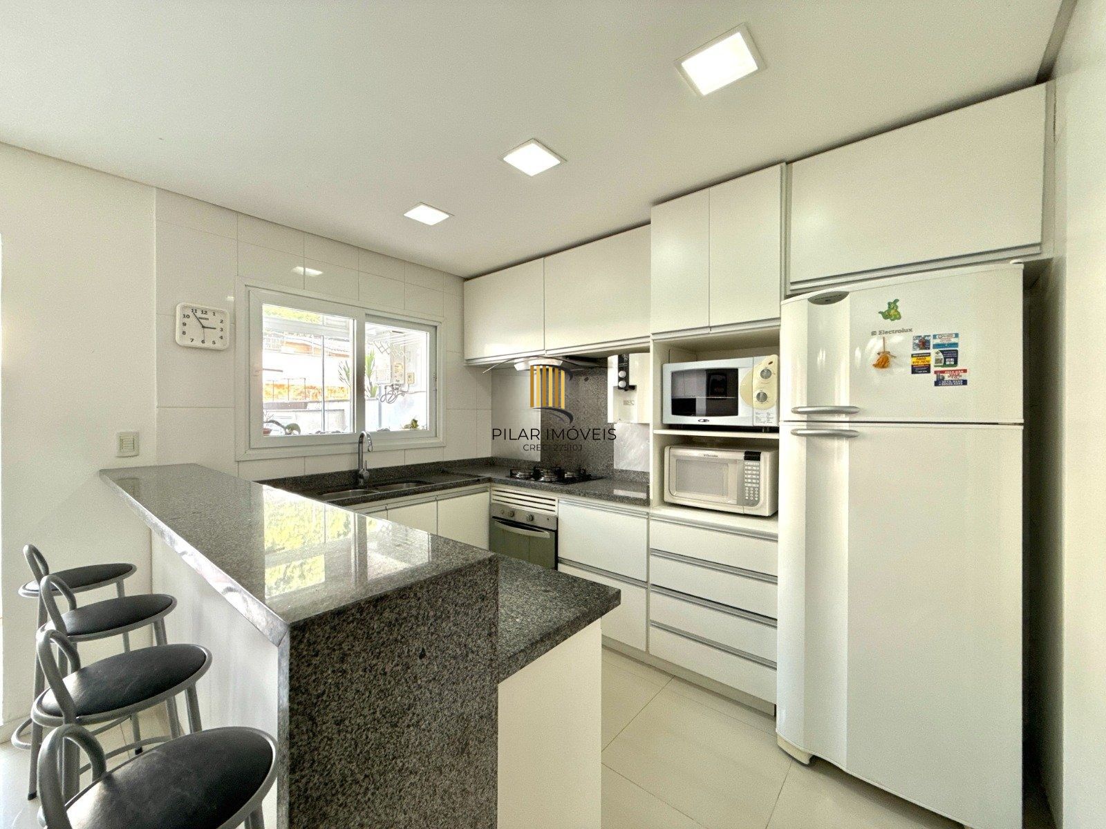 Casa com 3 Suítes e 3 Vagas no Bairro Vila Ipiranga