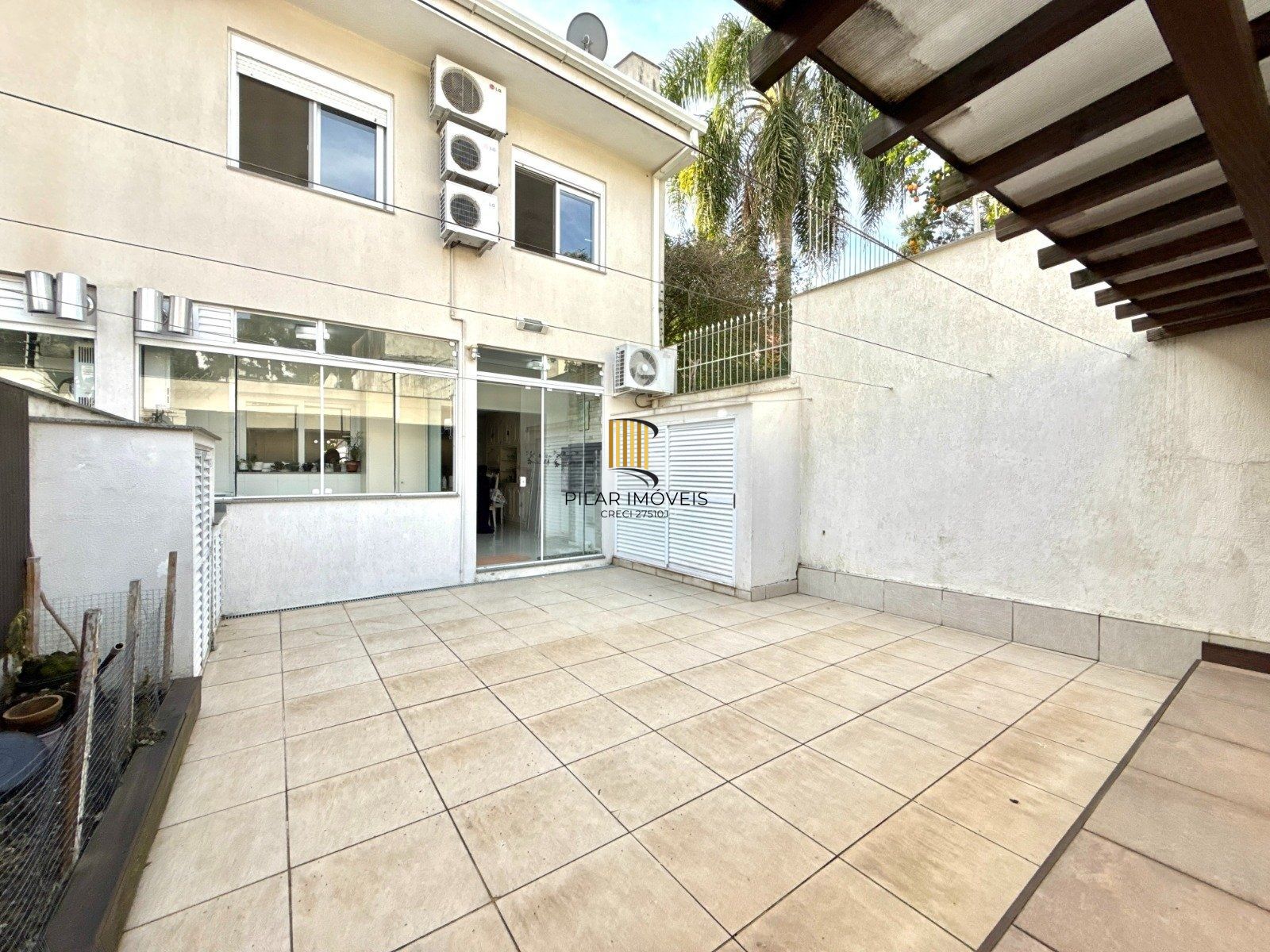 Casa com 3 Suítes e 3 Vagas no Bairro Vila Ipiranga