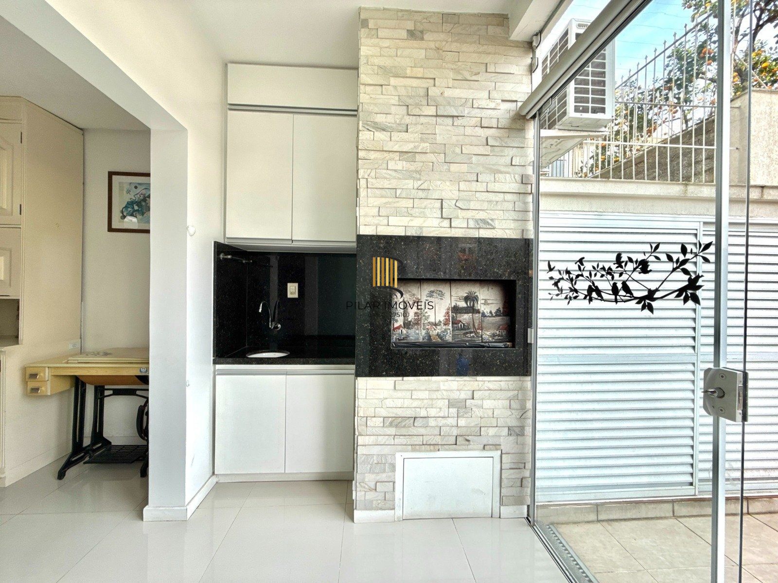 Casa com 3 Suítes e 3 Vagas no Bairro Vila Ipiranga