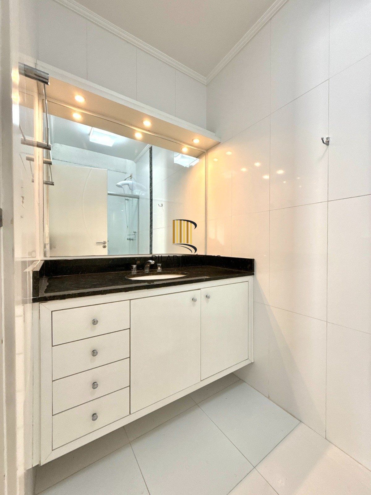 Casa com 3 Suítes e 3 Vagas no Bairro Vila Ipiranga