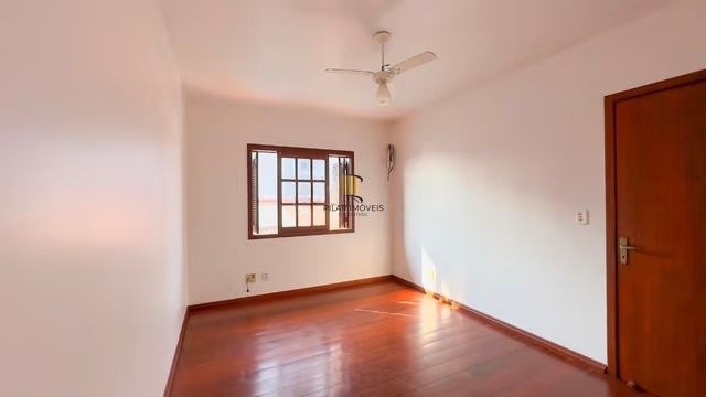 Casa térrea com 3 dormitórios, piscina, espaço gourmet com churrasqueira.