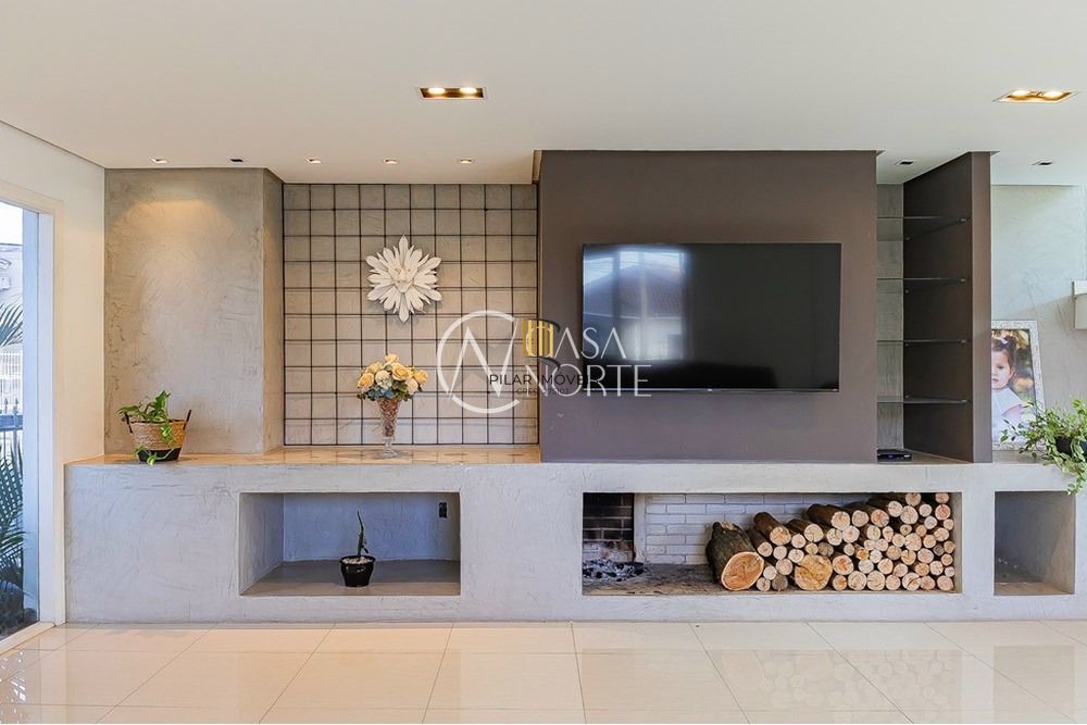 Casa Alto Padrão Reformada com Suíte, Closet e Espaço Gourmet