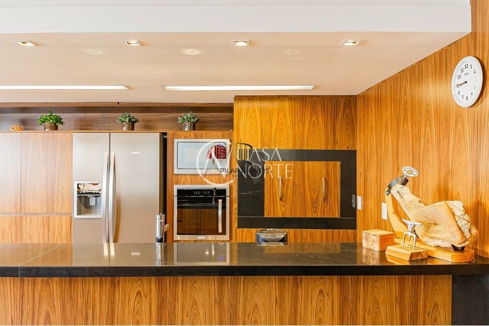 Casa Alto Padrão Reformada com Suíte, Closet e Espaço Gourmet