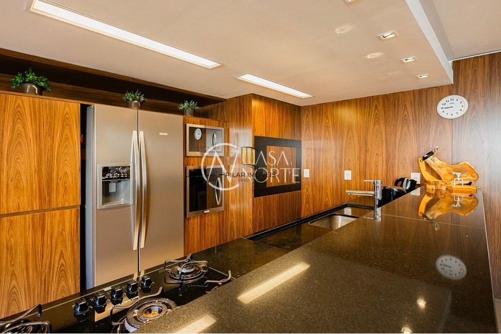 Casa Alto Padrão Reformada com Suíte, Closet e Espaço Gourmet - Pilar Imóveis