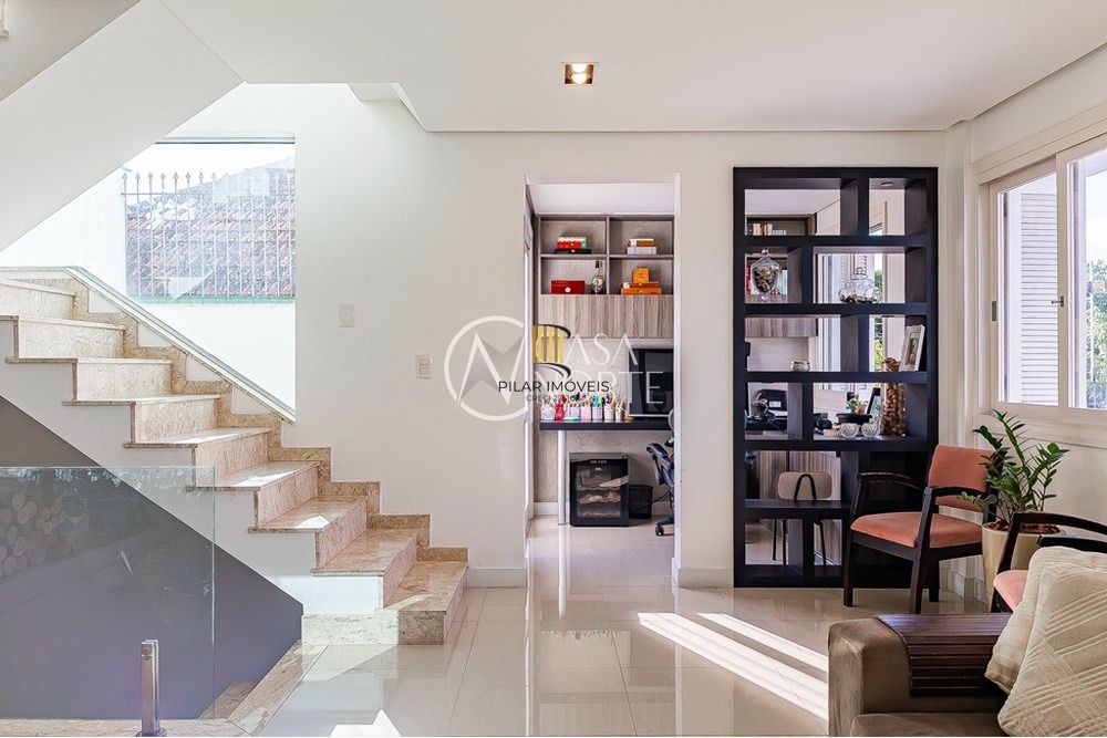 Casa Alto Padrão Reformada com Suíte, Closet e Espaço Gourmet