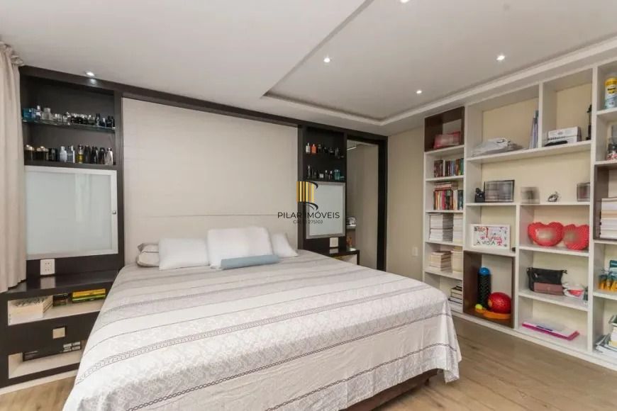 Cobertura com 3 dormitórios, suíte e 2 vagas.