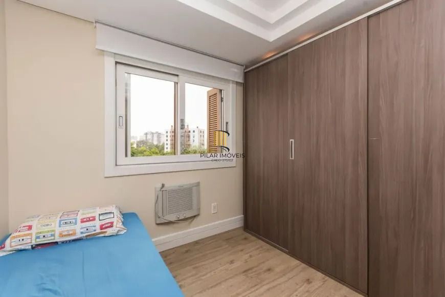 Cobertura com 3 dormitórios, suíte e 2 vagas.