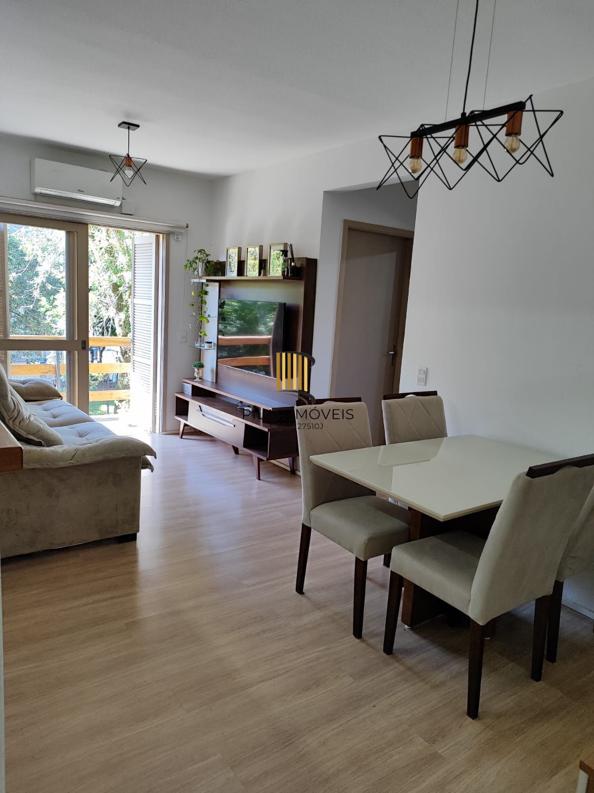 Apartamento mobiliado de 2 dormitórios Próximo da PUC