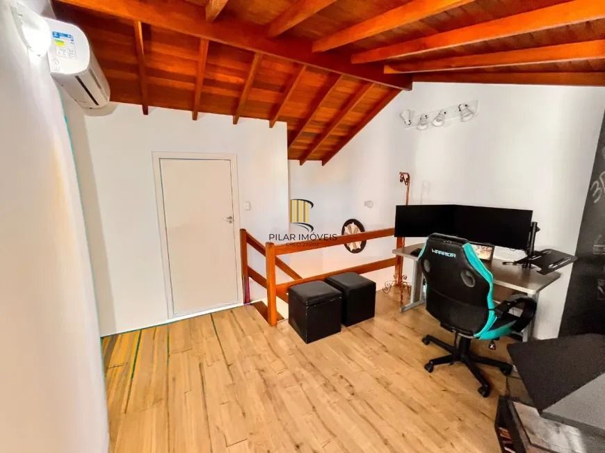 Casa Reformada em Condomínio com Suíte e Espaço Versátil Avenida Ecoville