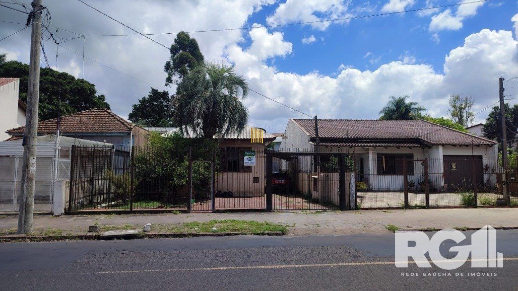 Casa 3 dorm, com anexo nos fundos na Zeferino Dias - Pilar Imóveis