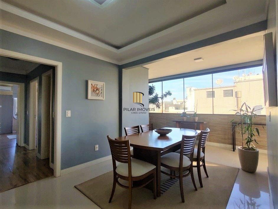 Cobertura com elevador, 3 dormitórios, suíte e 3 vagas.