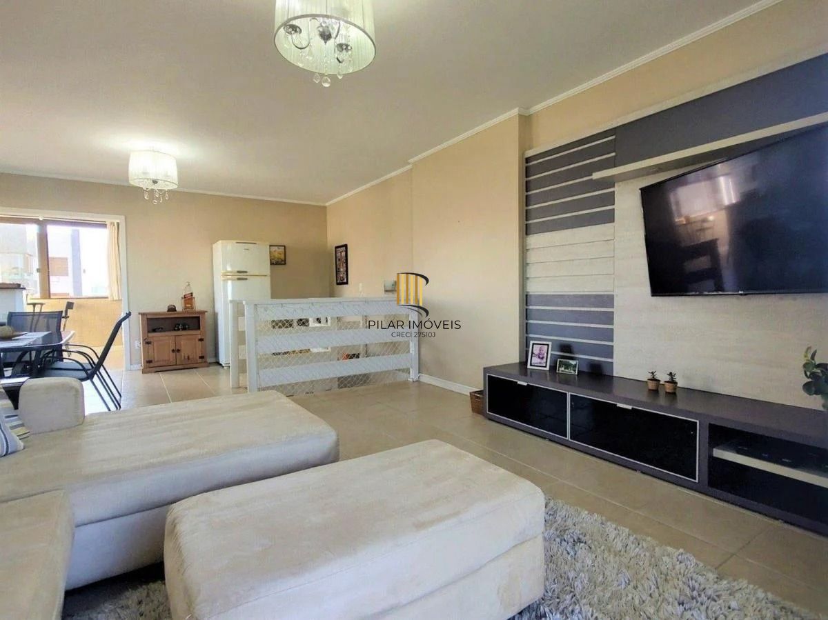 Cobertura com elevador, 3 dormitórios, suíte e 3 vagas.