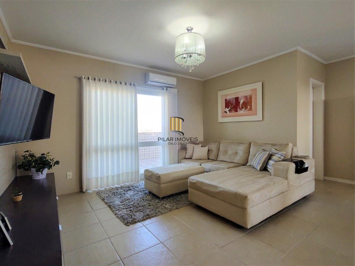 Cobertura com elevador, 3 dormitórios, suíte e 3 vagas.