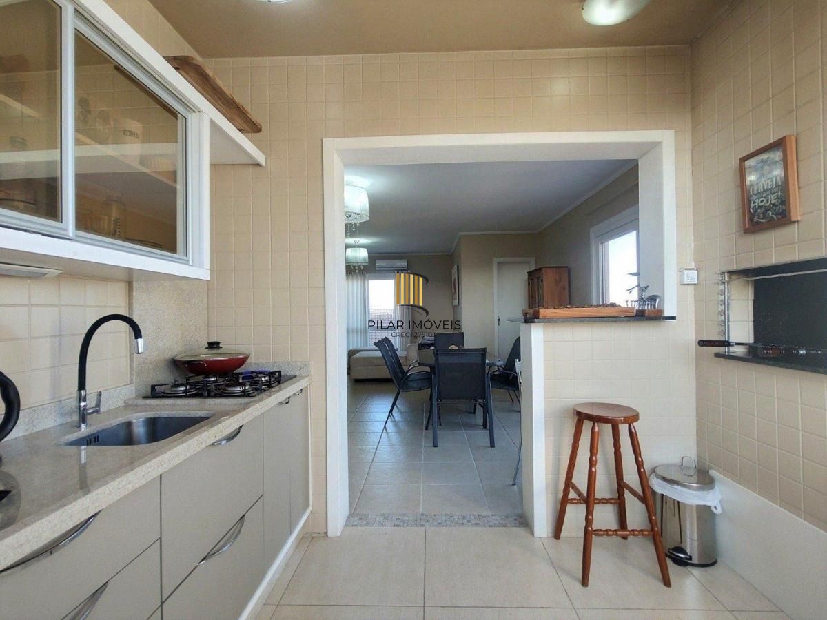 Cobertura com elevador, 3 dormitórios, suíte e 3 vagas.