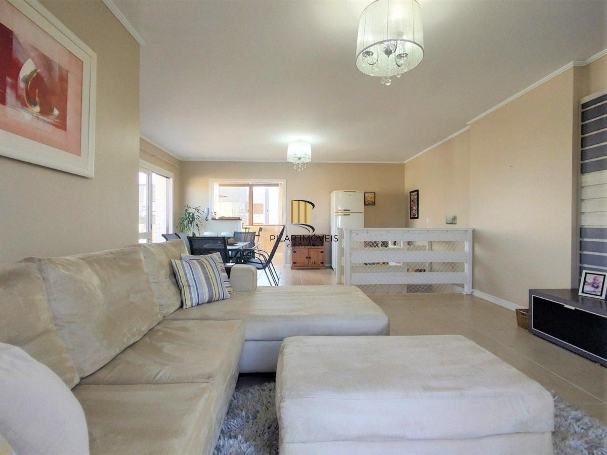 Cobertura com elevador, 3 dormitórios, suíte e 3 vagas.