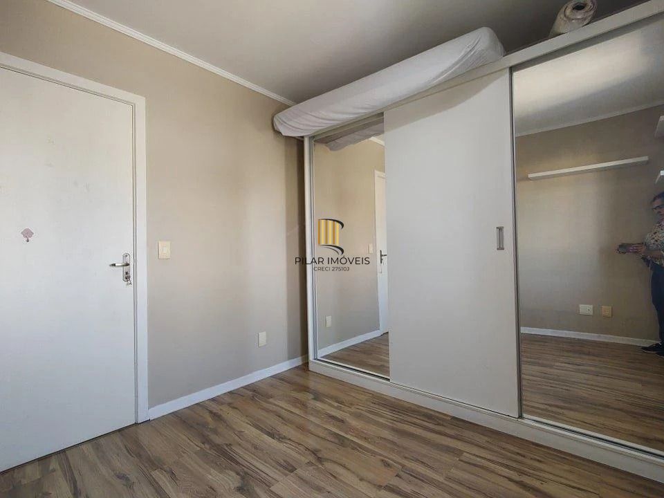 Cobertura com elevador, 3 dormitórios, suíte e 3 vagas.