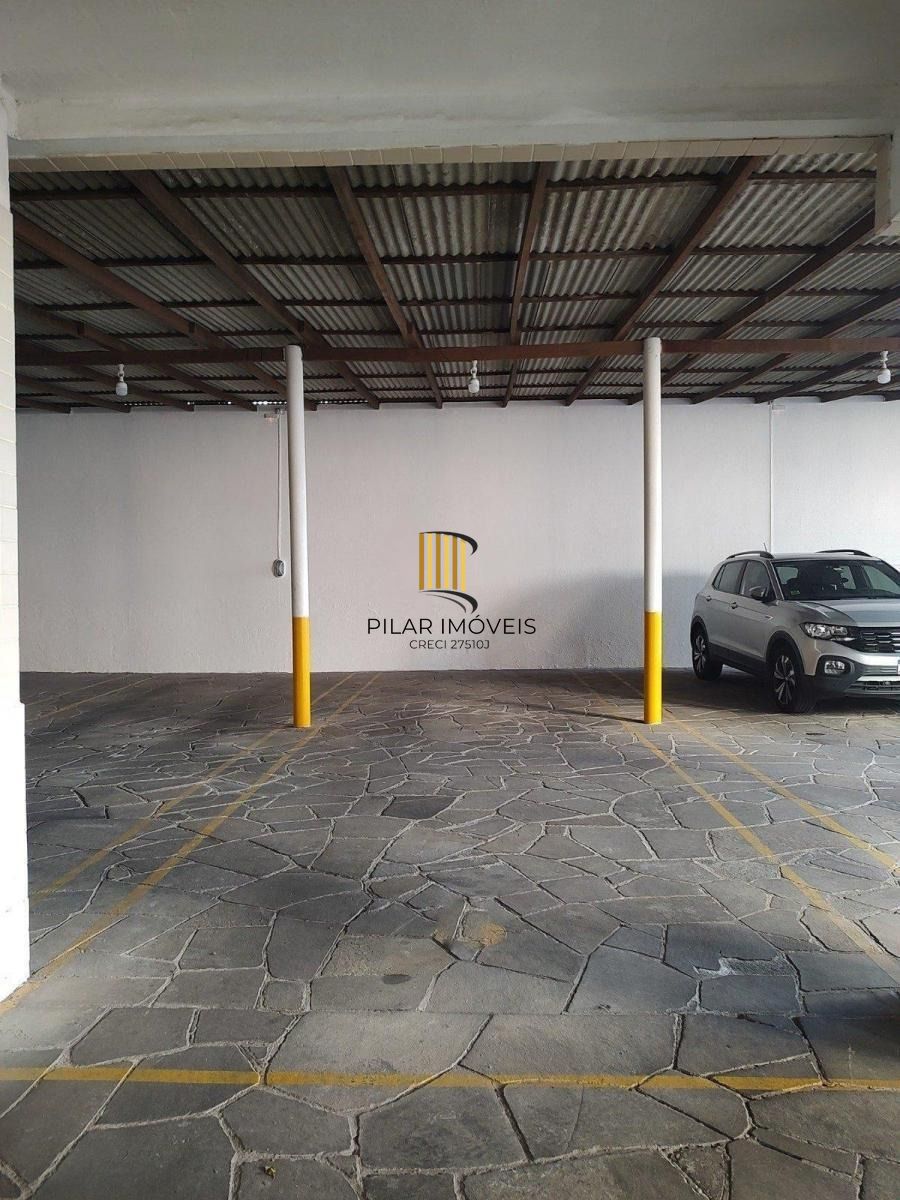 Cobertura com elevador, 3 dormitórios, suíte e 3 vagas.