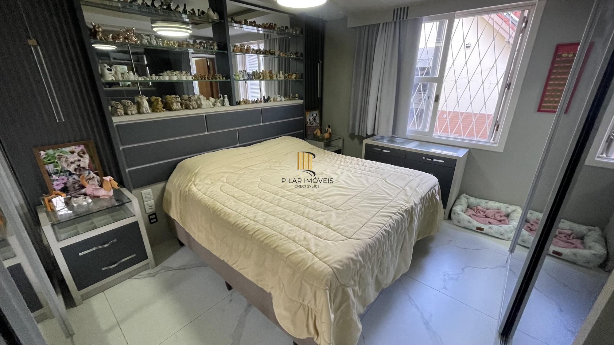 Casa térrea com 2 suítes com amplo pátio,