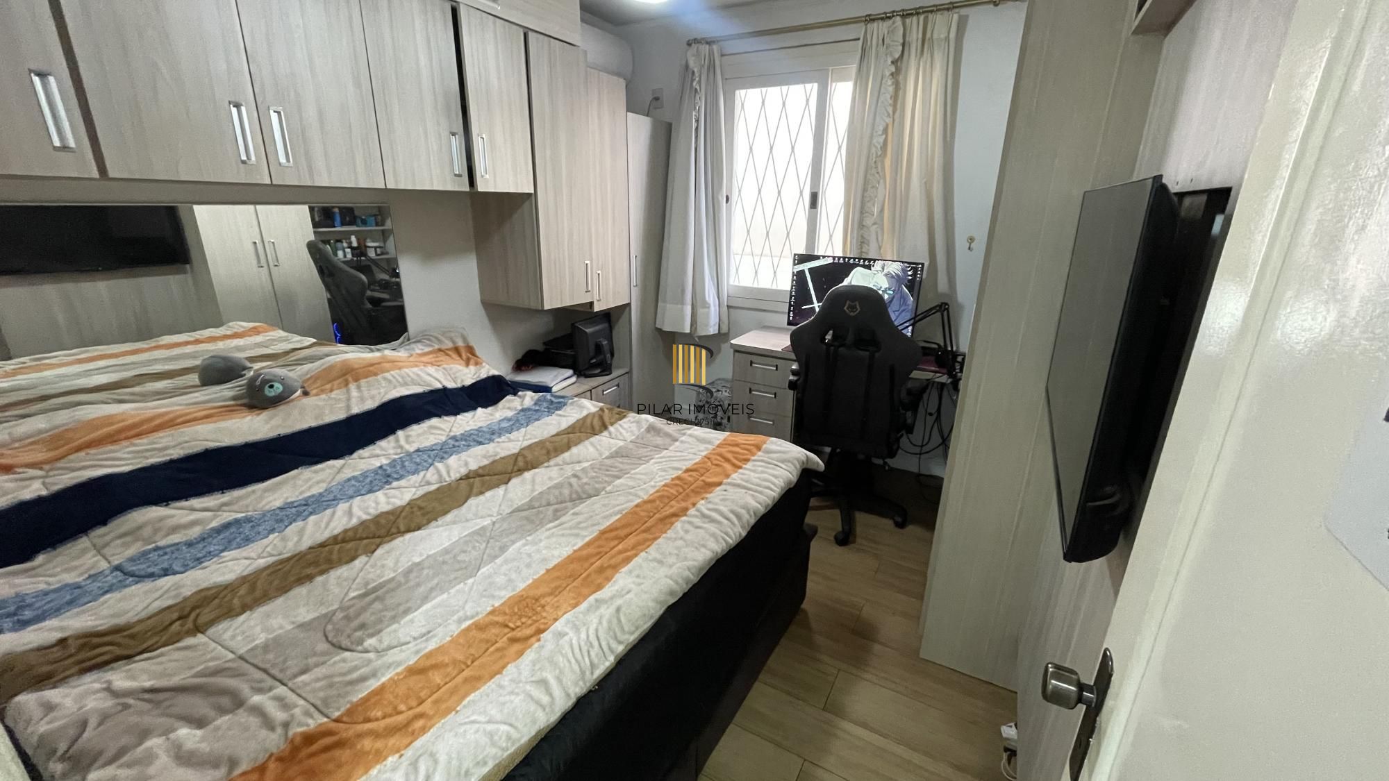 Casa térrea com 2 suítes com amplo pátio,