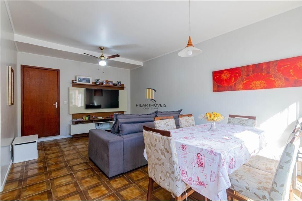 Ampla casa com 4 Dormitórios e Pátio Próximo a Adda Mascarenhas