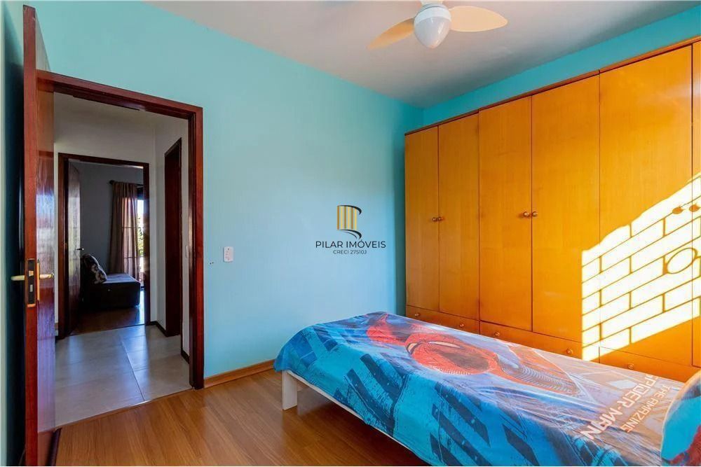 Ampla casa com 4 Dormitórios e Pátio Próximo a Adda Mascarenhas