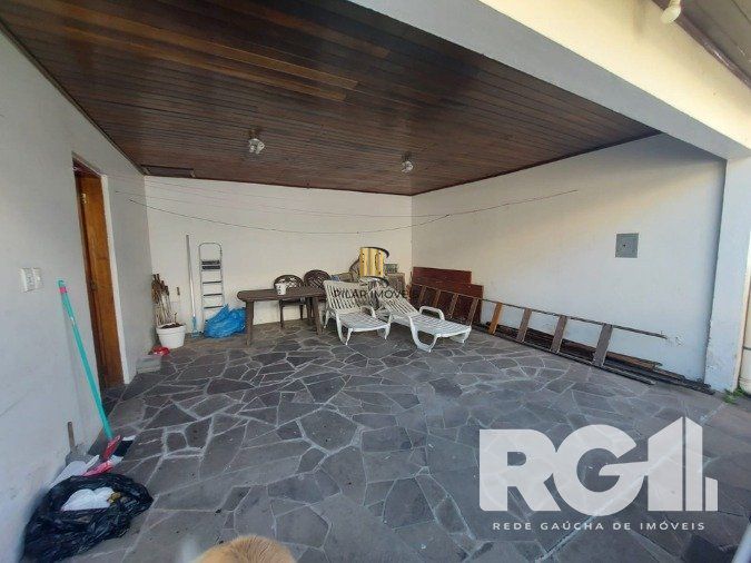 Ampla casa com 4 Dormitórios e Pátio Próximo a Adda Mascarenhas