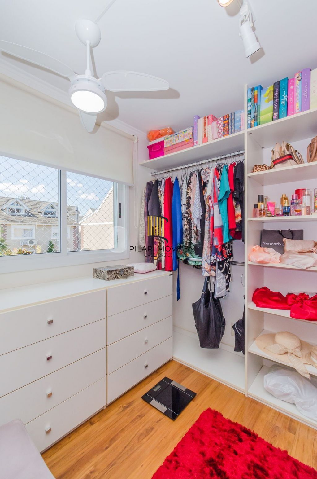 Casa em Condomínio 4 Dormitórios com Suíte no Lindoia - Porto Alegre