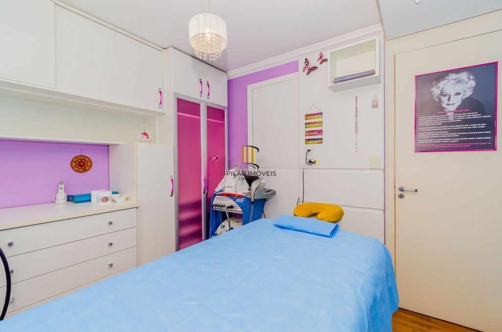 Casa em Condomínio 4 Dormitórios com Suíte no Lindoia - Porto Alegre