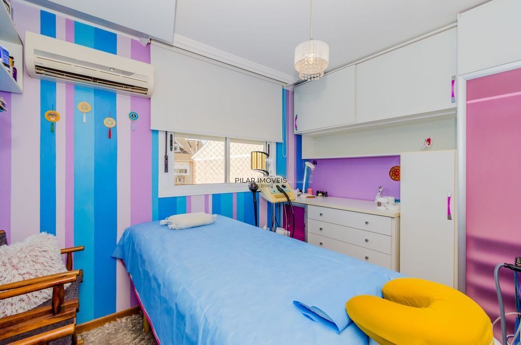 Casa em Condomínio 4 Dormitórios com Suíte no Lindoia - Porto Alegre