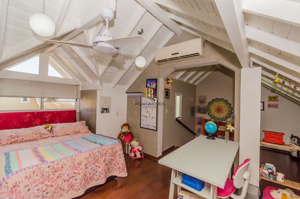 Casa em Condomínio 4 Dormitórios com Suíte no Lindoia - Porto Alegre