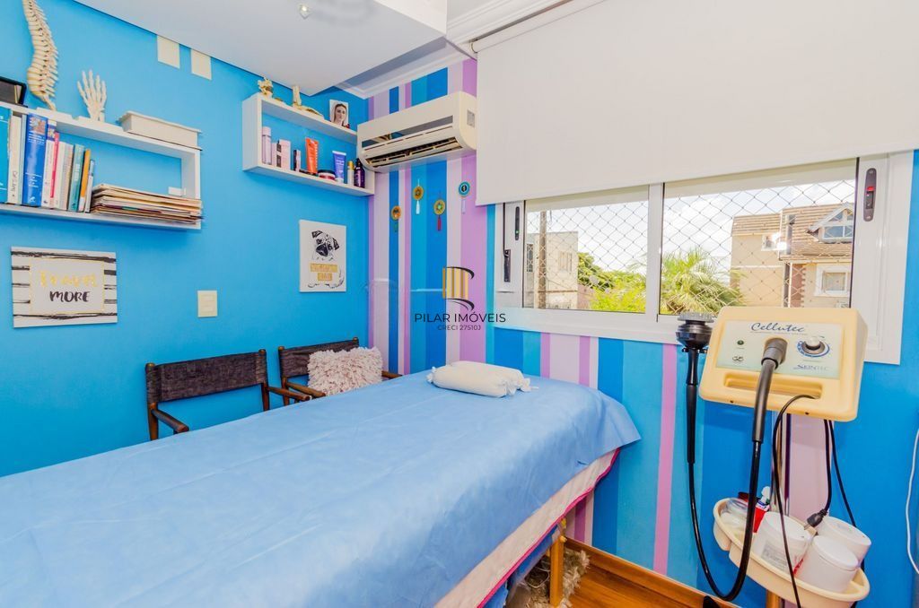 Casa em Condomínio 4 Dormitórios com Suíte no Lindoia - Porto Alegre