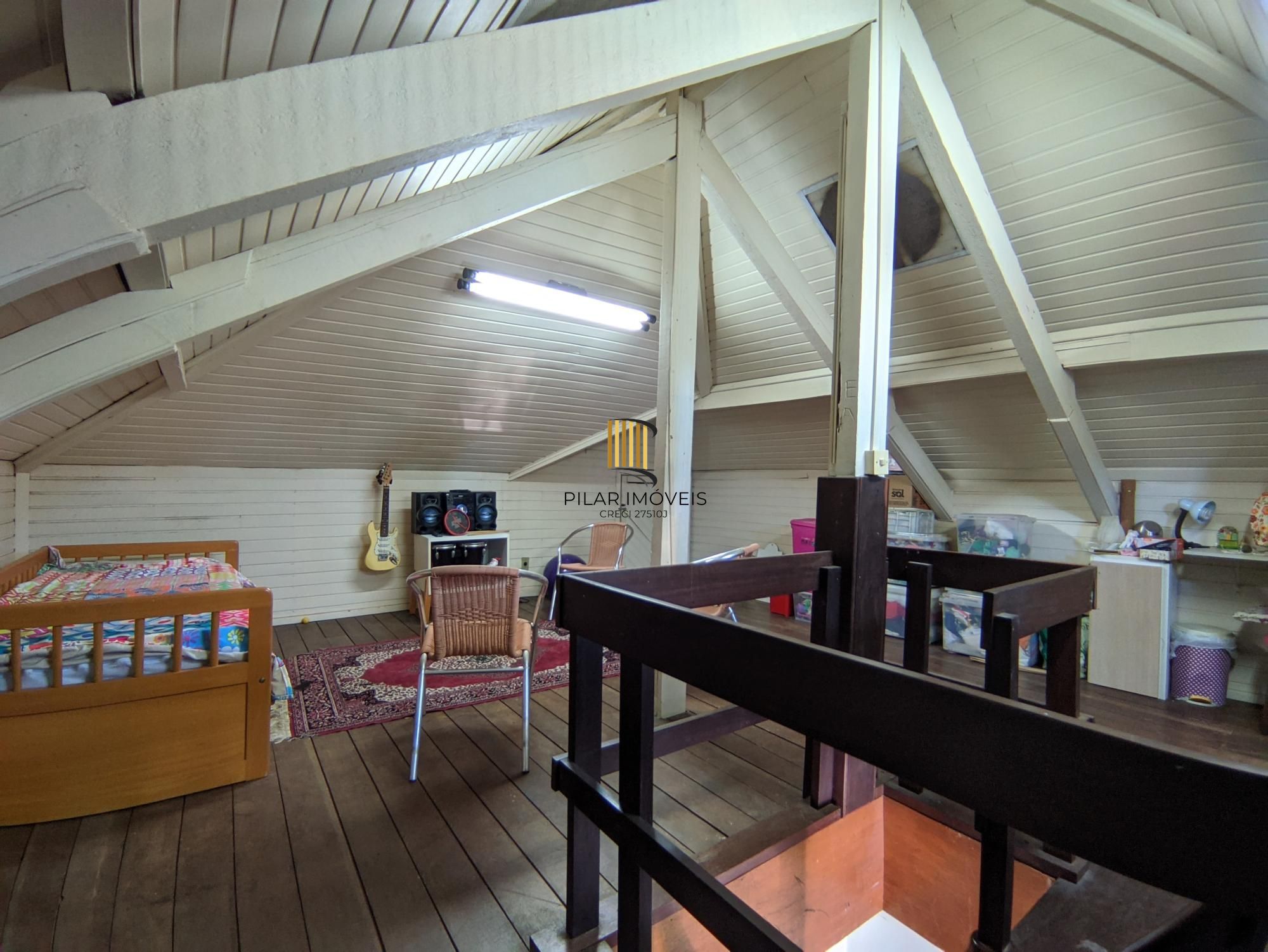 Cobertura com 3 Dormitórios suíte e sacada no Bairro São João