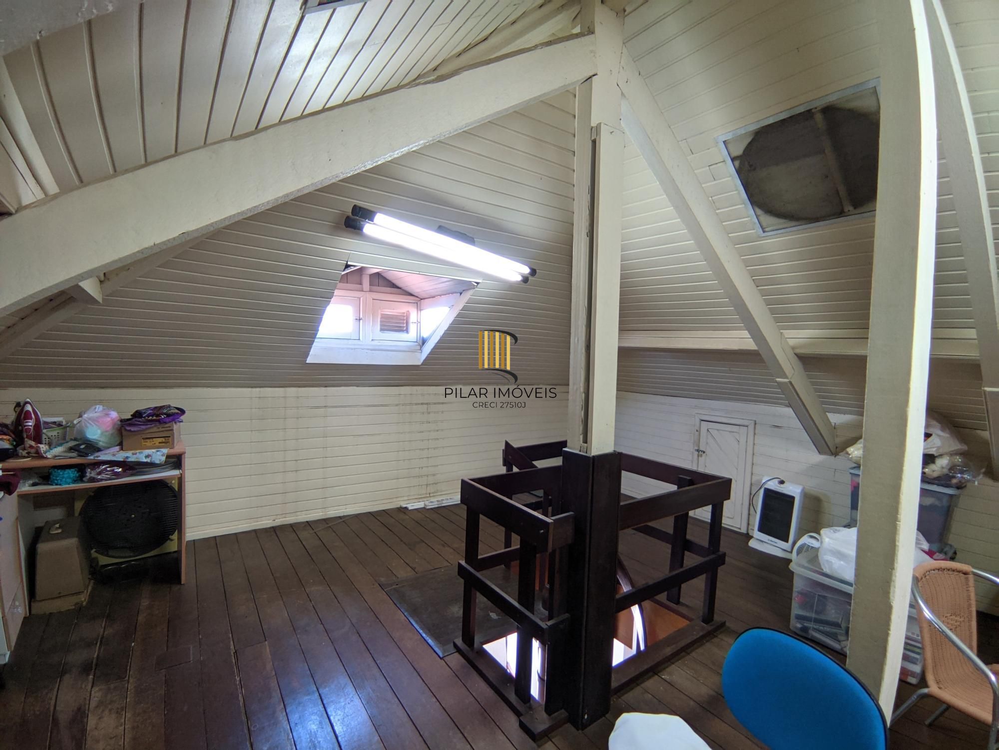 Cobertura com 3 Dormitórios suíte e sacada no Bairro São João