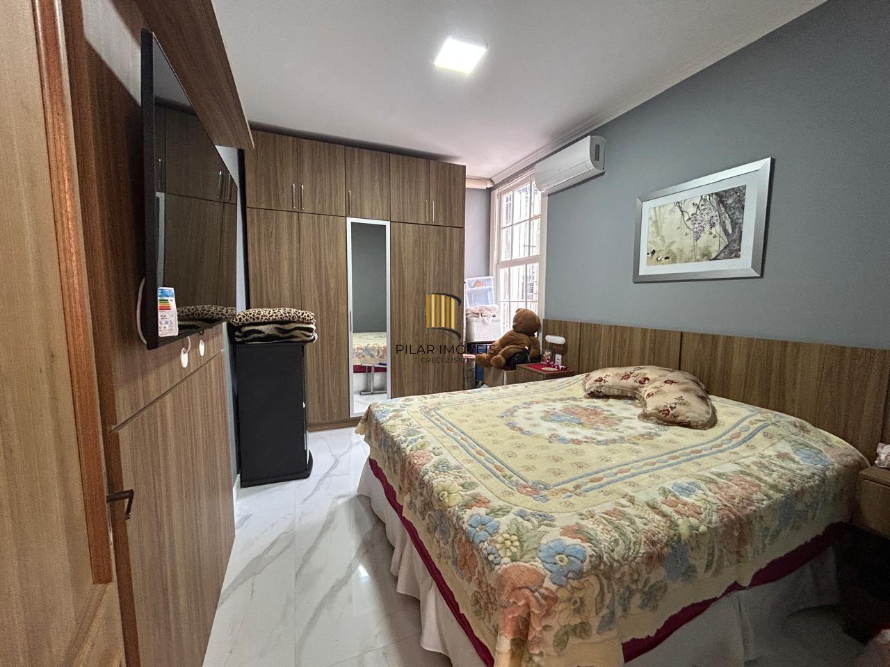 Casa 8 dormitórios, 5 banheiros e 6 vagas no Bairro São João Porto Alegre