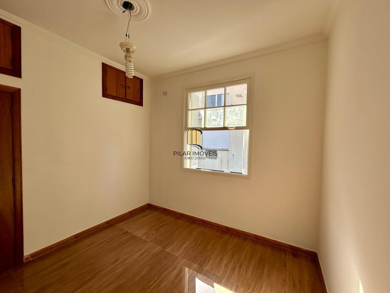 Casa 8 dormitórios, 5 banheiros e 6 vagas no Bairro São João Porto Alegre