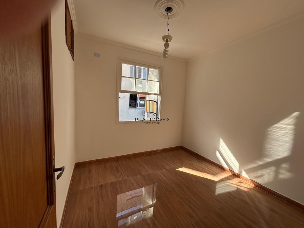 Casa 8 dormitórios, 5 banheiros e 6 vagas no Bairro São João Porto Alegre