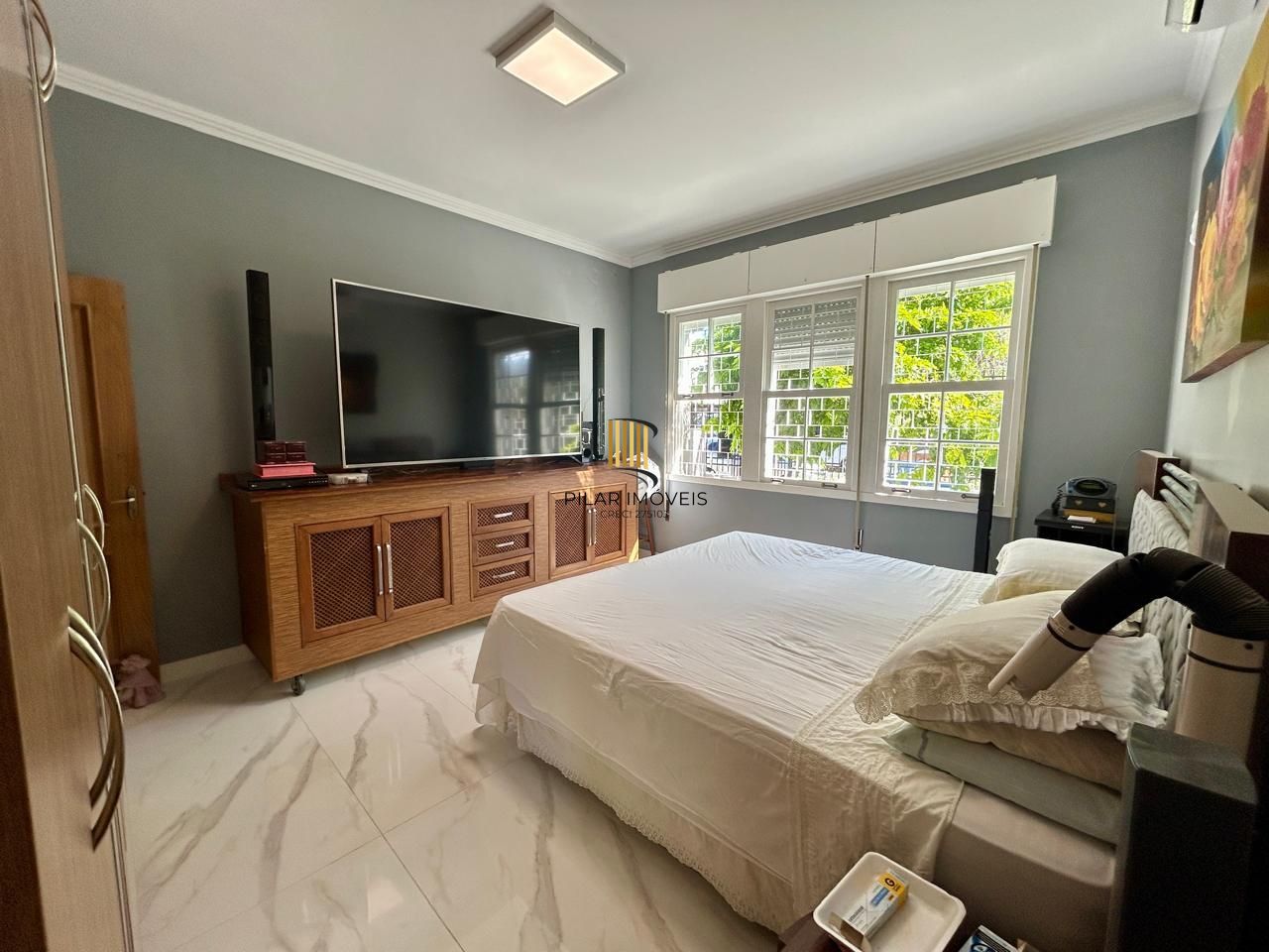 Casa 8 dormitórios, 5 banheiros e 6 vagas no Bairro São João Porto Alegre