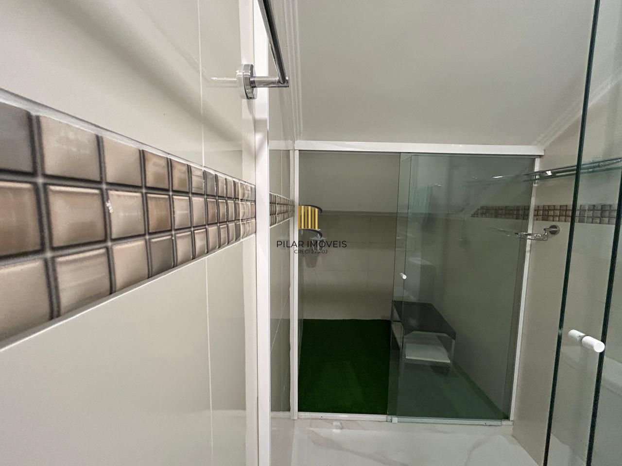 Casa 8 dormitórios, 5 banheiros e 6 vagas no Bairro São João Porto Alegre