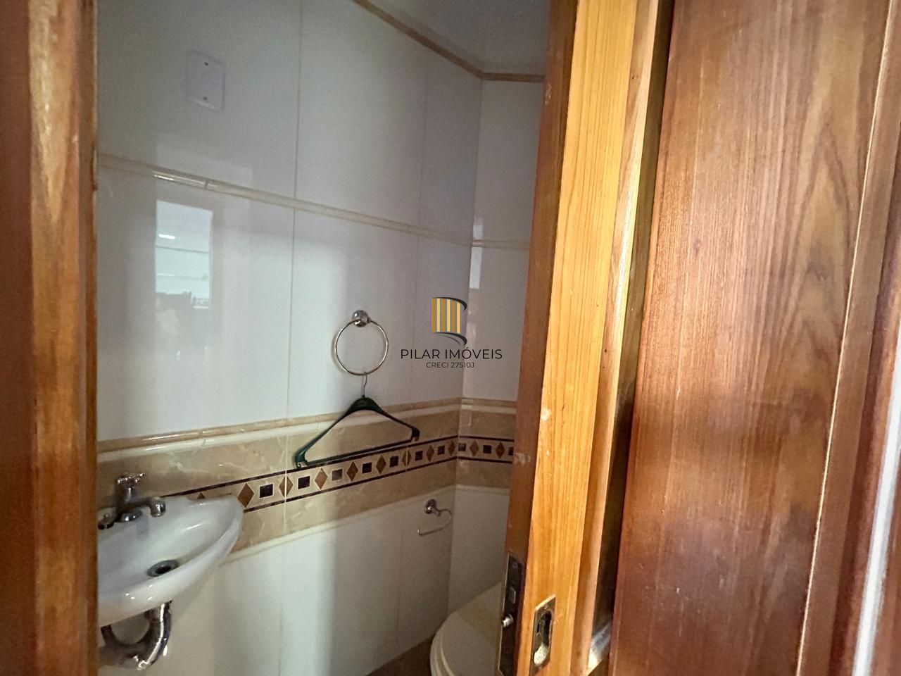 Casa 8 dormitórios, 5 banheiros e 6 vagas no Bairro São João Porto Alegre