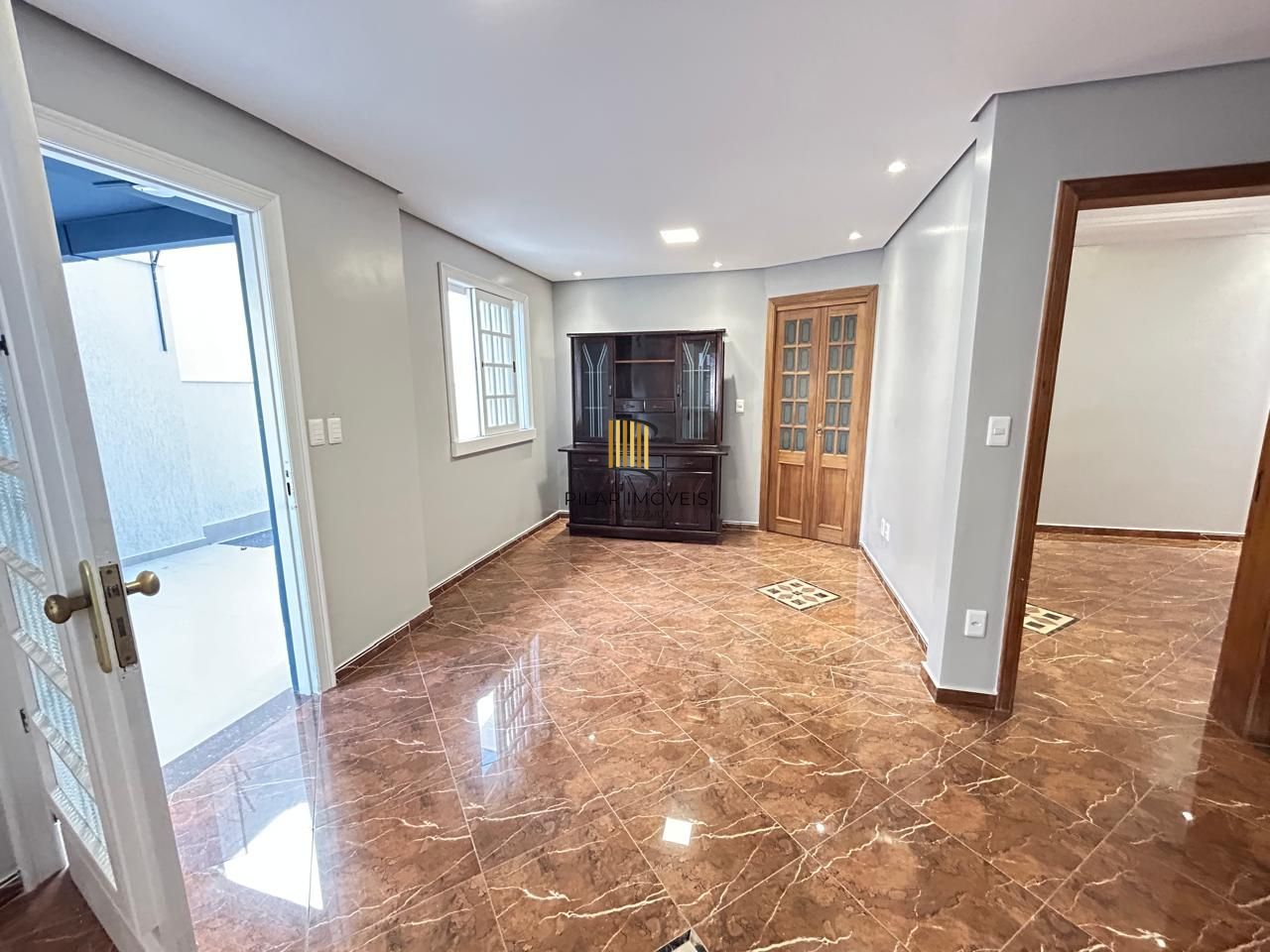 Casa 8 dormitórios, 5 banheiros e 6 vagas no Bairro São João Porto Alegre