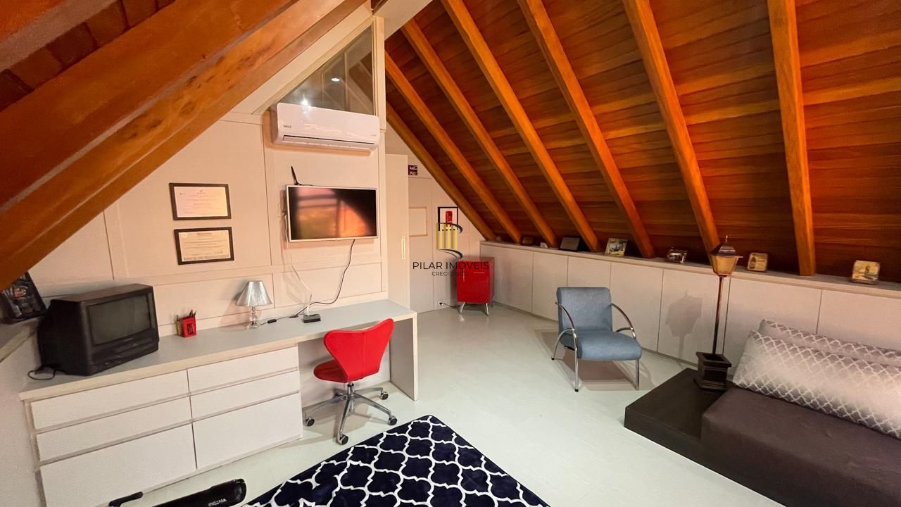 Cobertura mobiliada com piscina e vista 360° no Jardim Planalto – POA