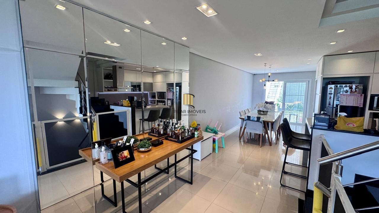 Casa mobiliada com living integrado e pátio gourmet