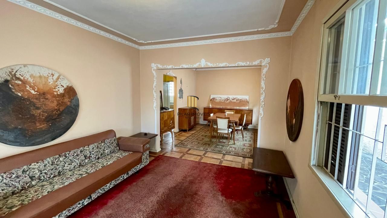 Casa ampla com pátio gourmet e árvores frutíferas