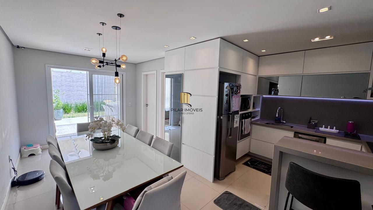 Casa mobiliada com living integrado e pátio gourmet