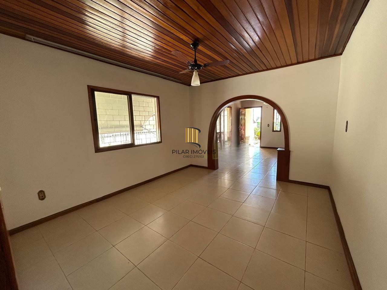 Casa 3 dormitórios com suíte e pátio no Jardim Planalto